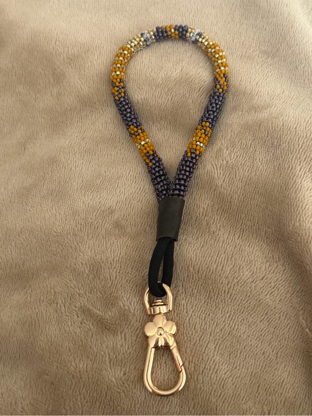 🪡Handmade Indigenous Beaded wristlet / keychain